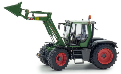 Fendt Xylon 524 with loader 1:32