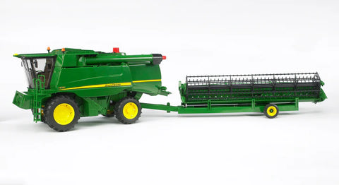 John Deere T670i Combine