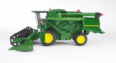 John Deere T670i Combine